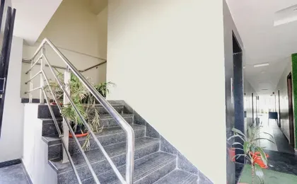 OYO Townhouse 1019 Galaxy Suites