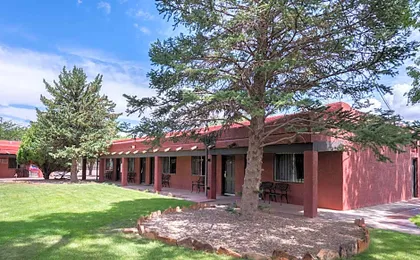 Thunderbird Lodge