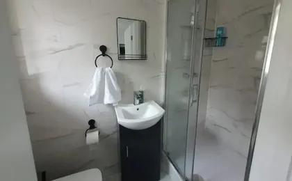 Private Room - Ensuite Bathroom - Free Parking