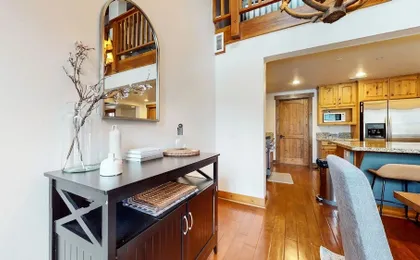 Snowcreek VI The Lodges 1130 Pet-Friendly, Beautiful and Spacious, Garage and Washer Dryer by RedAwning