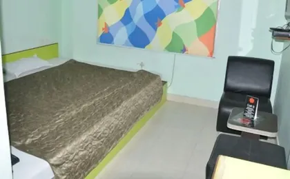 OYO 3311 Hotel Apple 9