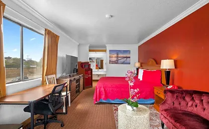 Americana Inn Motel