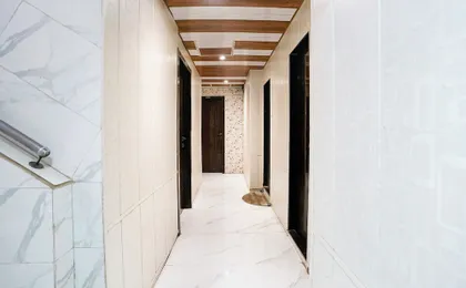 Fabhotel Hans Residency