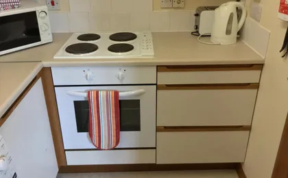 One-Bedroom Apartment - Wyvis Free Parking
