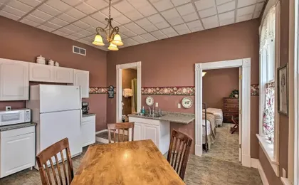 Pet-friendly Apt: Walk to Missouri River!