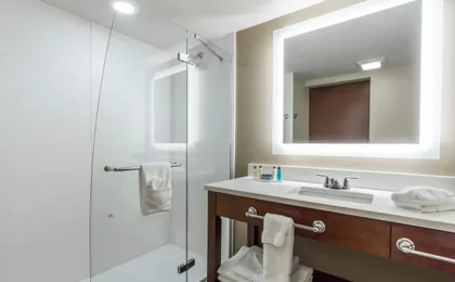 Hawthorn Suites by Wyndham Wheeling at the Highlands