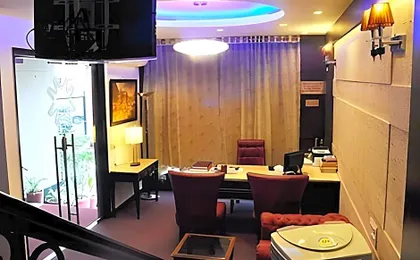 The Metropolis Guest House Near RK Ashram Metro Station