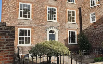 14 St Saviour's Place