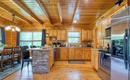 Triple Mountain View by Avantstay: Hot Tub, Game Room & Stunning Smoky Mountain Views