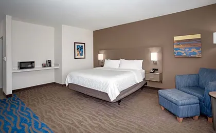 Holiday Inn Express & Suites Great Bend By IHG