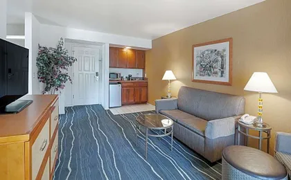 Ramada by Wyndham Costa Mesa/Newport Beach
