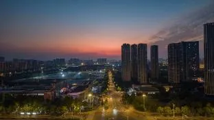 Hanting Hotel Nanjing South Station Mingfa Plaza Metro Station