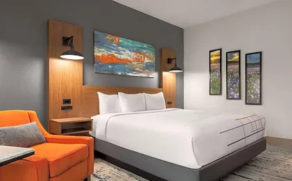 La Quinta Inn & Suites by Wyndham Austin South