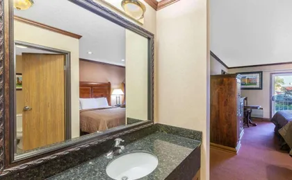 Ramada by Wyndham Mackinaw City Waterfront