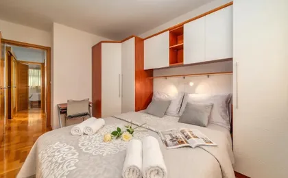 Cityscape Comfort Apartment With Garage