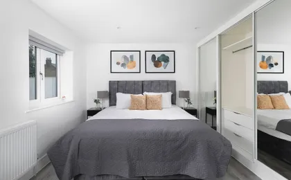 Skyvillion -vineyard Court- Enfield 2-bed Wgarden