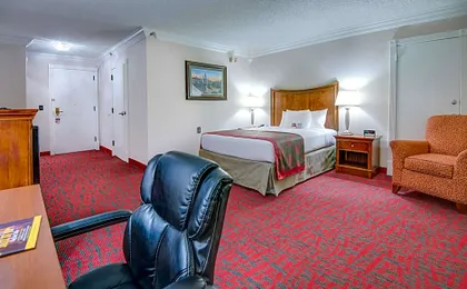 Clarion Hotel & Suites