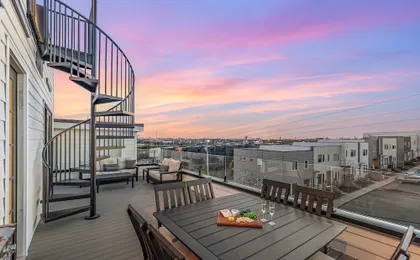 High Note-2 Rooftop Decks-3 Mins to Broadway