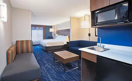 Holiday Inn Express Hotel & Suites Auburn Hills By IHG