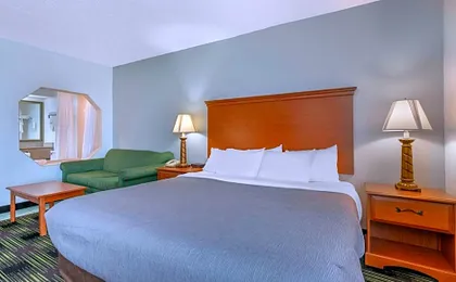 Quality Inn & Suites Near Amish Country