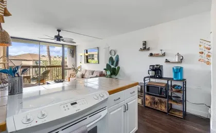 Maui Vista 2-301 - Modern and Bright Renovation in Building 2, No Carpet, AC!