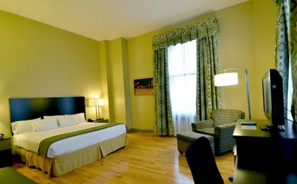 Holiday Inn Express & Suites Cleveland Downtown