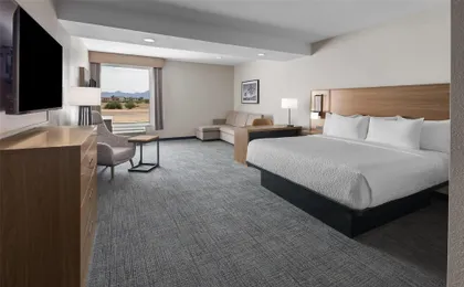 La Quinta Inn & Suites by Wyndham Phoenix West / Glendale