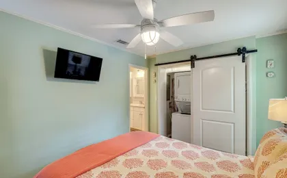 Golf Course Views! Couple's Retreat in Diamondhead