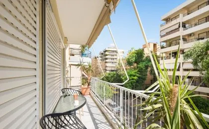 one block from the sea 10minutes from acropolis