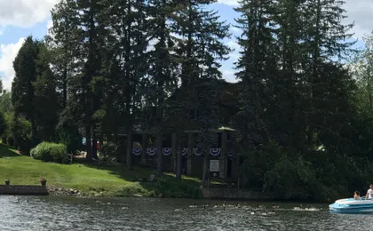 Lake Pointe Inn