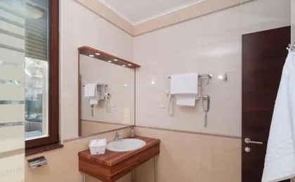 Luxury Rooms Near the Beach2