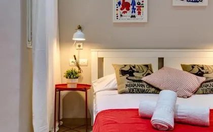 Renovated & Classic 3-Bedroom Sagrada Familia Apartment