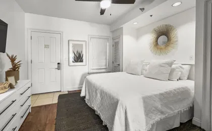 Sea La Vie 1 Bedroom Condo by RedAwning