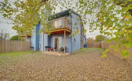 Pet-friendly Retreat w/ Yard, 12 Mi to Dtwn Tulsa