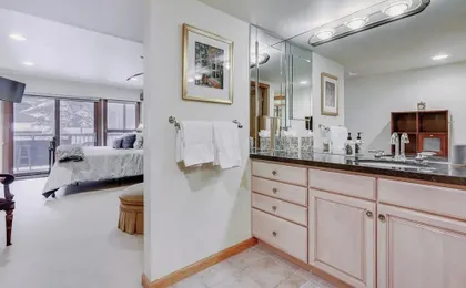 Condo Near Golf Club ~ 2 Mi to Vail Ski Resort!