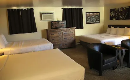 Townhouse Motel