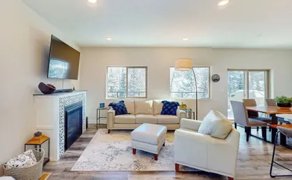 Mtn-view Home w/ Hot Tub & Fire Pit in Brian Head!