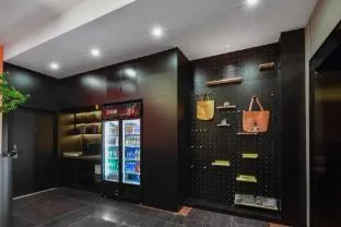 Banana Fun Hotel (Shenzhen Bao'an International Airport Hourui Subway Station Branch)