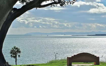 Immaculate 3bdr Private Bungalow, Walk to Beach!