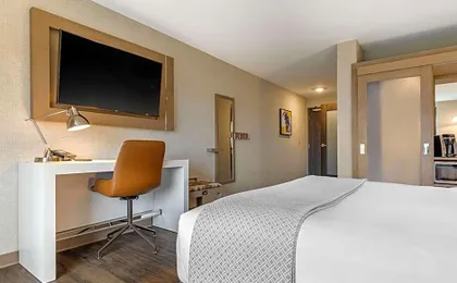 Cambria Hotel Milwaukee Downtown