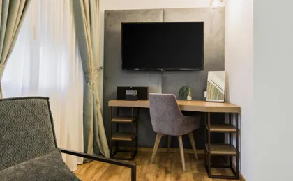 Acropolis Executive Suite