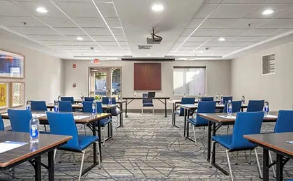 Holiday Inn Express Hotel & Suites Lincoln-Roseville Area By IHG