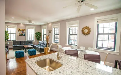 Boston Back Bay Brand New Condo Sleeps 8
