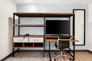 Everhome Suites Huntsville - Research Park