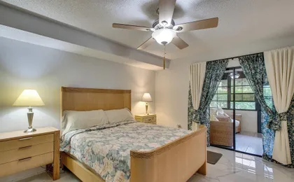 Private Beach & Pool Access! Fort Myers Getaway