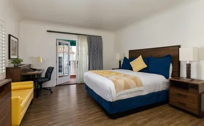 La Playa Inn