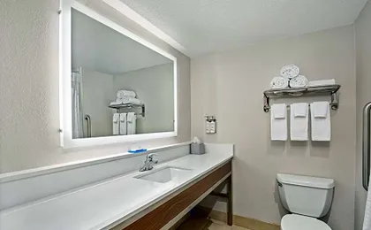 Holiday Inn Express Hotel And Suites Kings Mountain By IHG