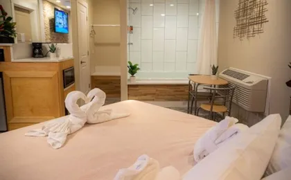 Sybaris Pool Suites