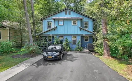 Cozy 2BR Townhouse w Deck Walk to W Asheville