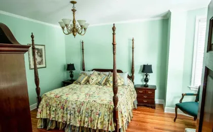 Valparaiso Inn Bed & Breakfast